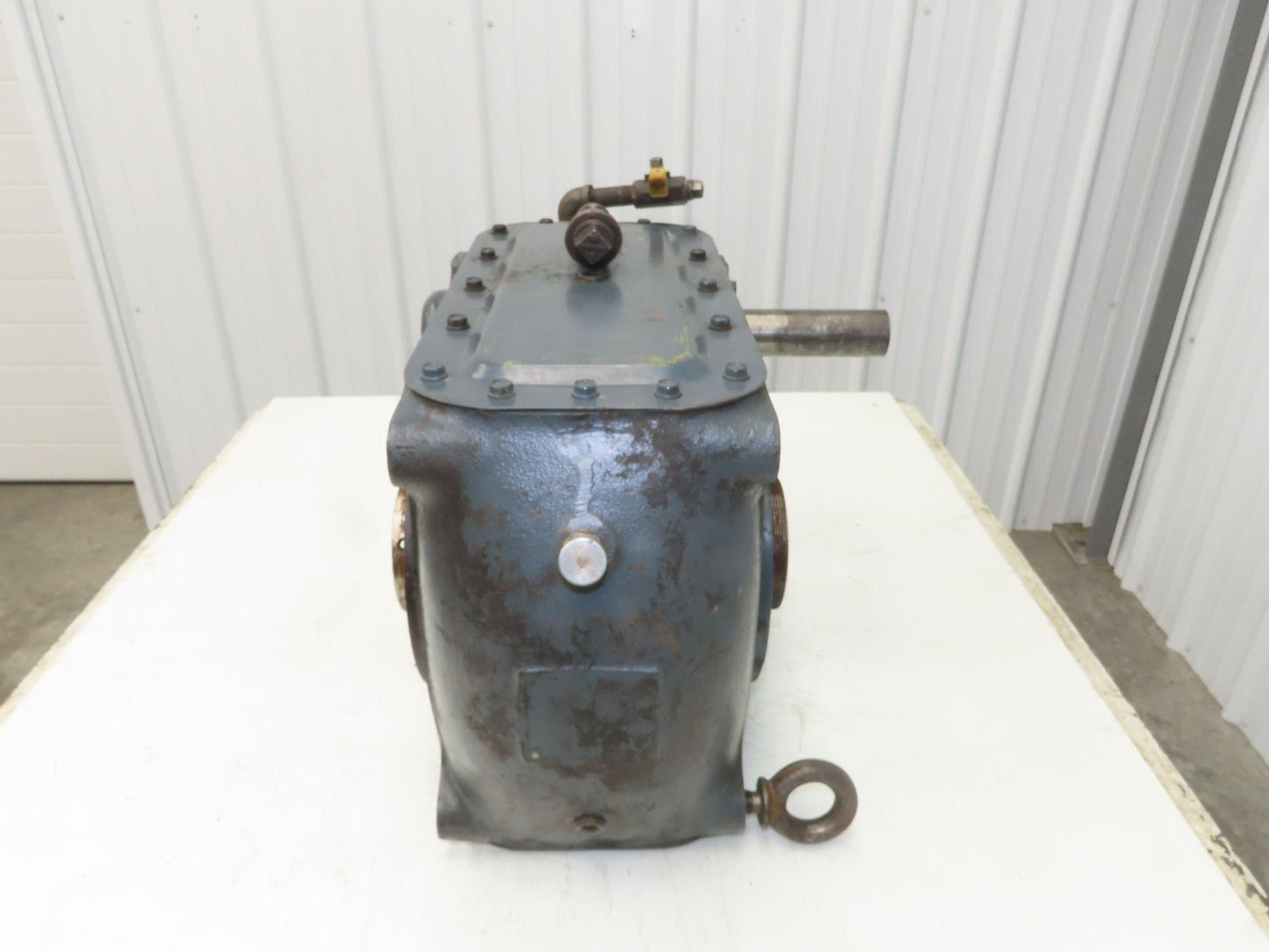 Shaft Mount Reducer 12.7:1 Ratio Gearbox 138 RPM Screw Conveyor Drive