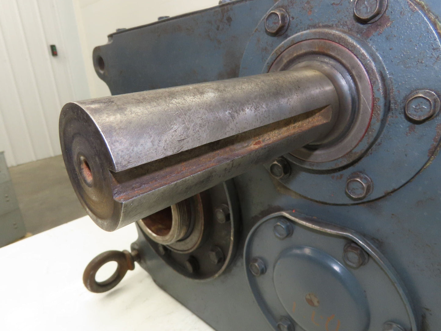 Shaft Mount Reducer 12.7:1 Ratio Gearbox 138 RPM Screw Conveyor Drive