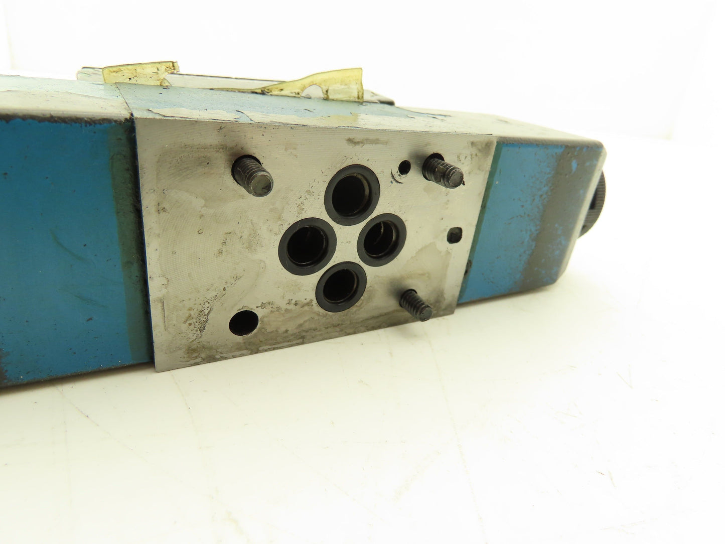 Vickers DG4V-3-7C-M-FW-B6-60 Hydraulic Directional Control Solenoid Valve 110V