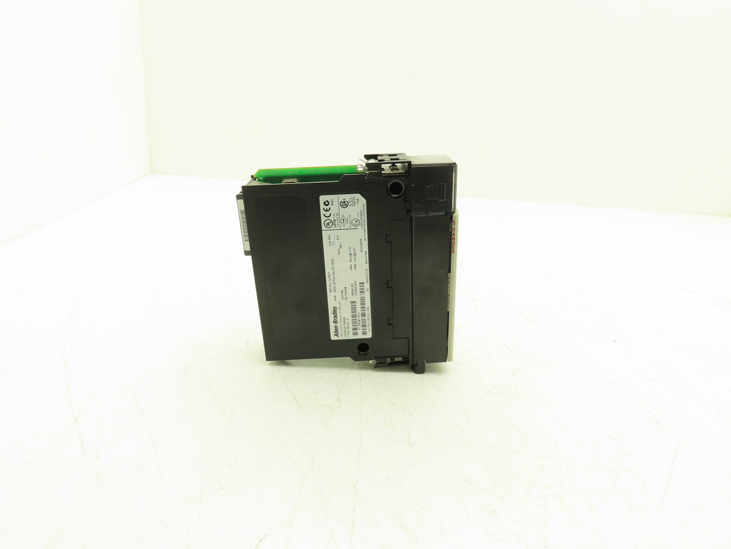 Allen Bradley 1756-OB16I DC Isolated Output 16 Point Ser A FW Rev 3.2