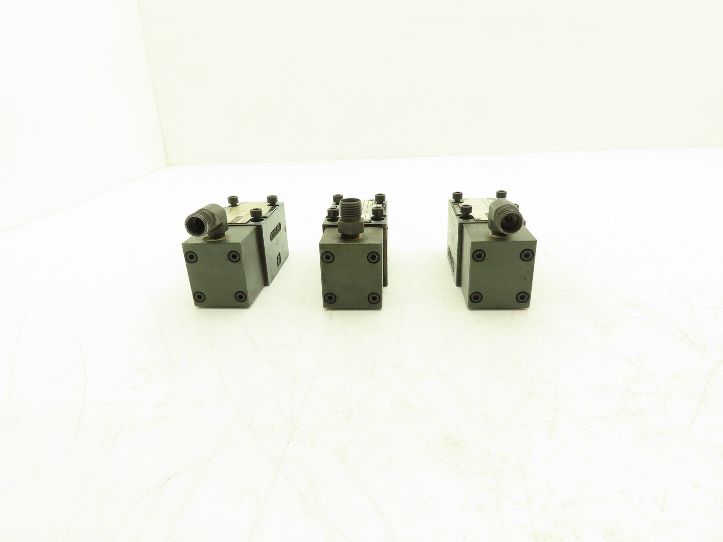 Rexroth 4WH6D52/5 Hydraulic Directional Valve 4 Port 2 Position 	Lot of 3