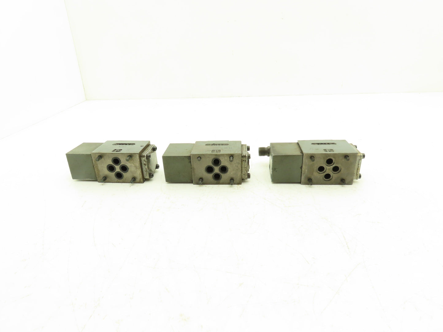 Rexroth 4WH6D52/5 Hydraulic Directional Valve 4 Port 2 Position 	Lot of 3