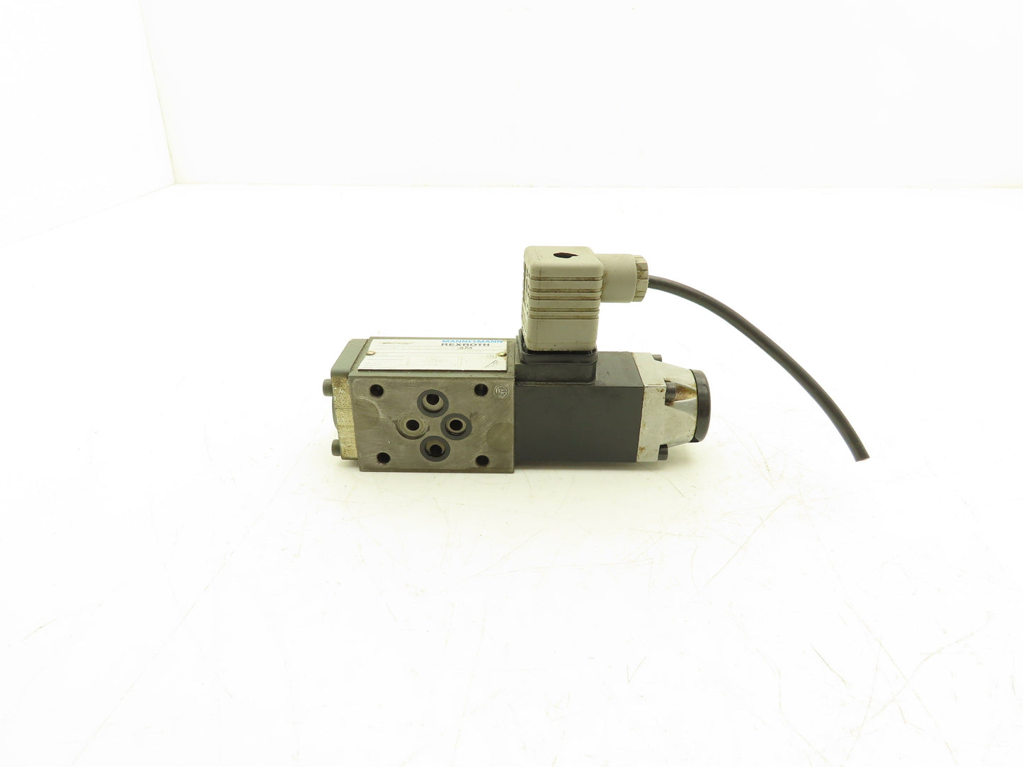 Rexroth ZW4E 6 E68-21/AG24N9K4 Hydraulic Directional Solenoid Valve 24VDC