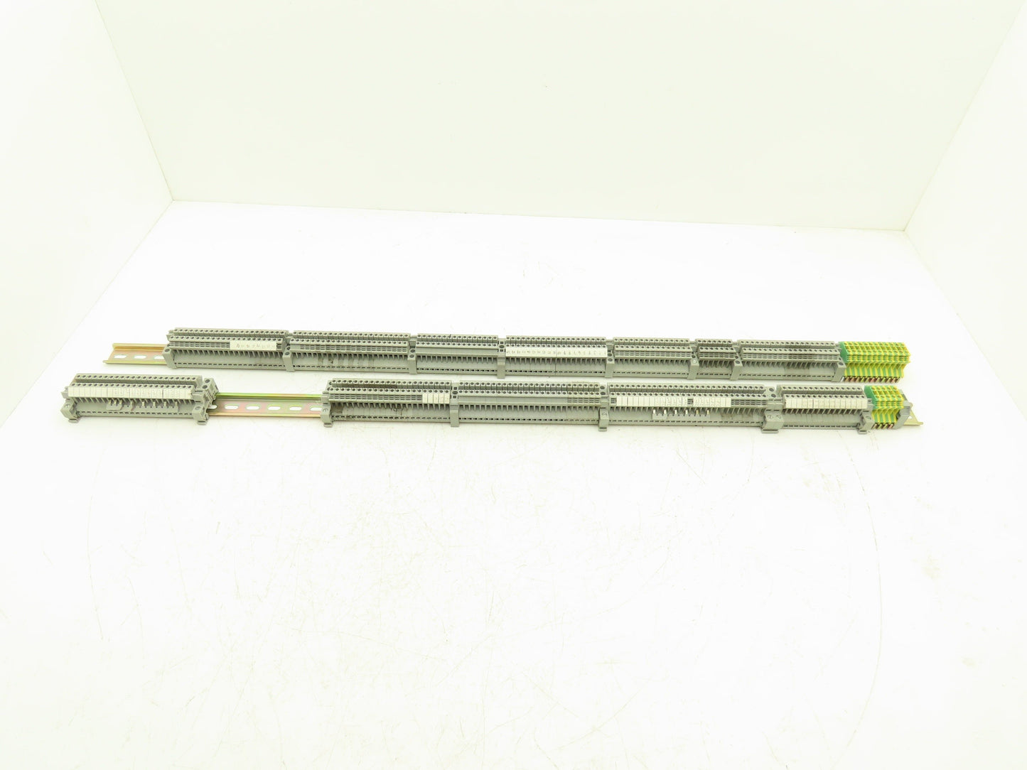 Phoenix Contact Typ UK2,5B 2.5mm² 25A Terminal 600V 28-12AWG DIN Rail Lot of 253