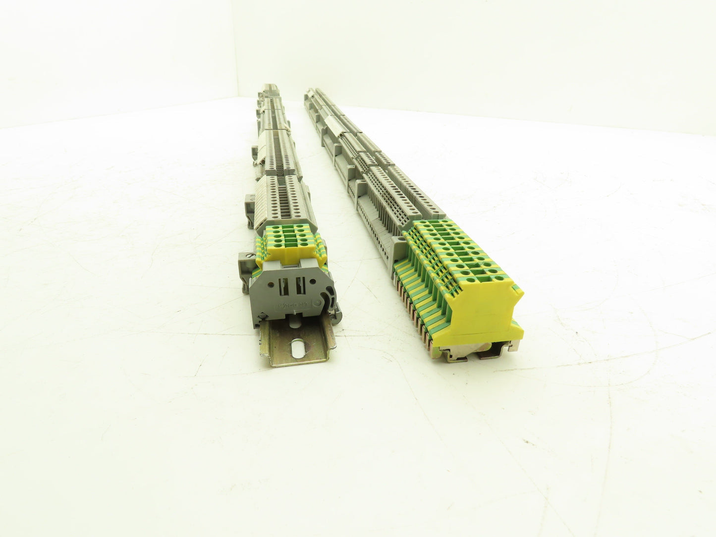 Phoenix Contact Typ UK2,5B 2.5mm² 25A Terminal 600V 28-12AWG DIN Rail Lot of 253