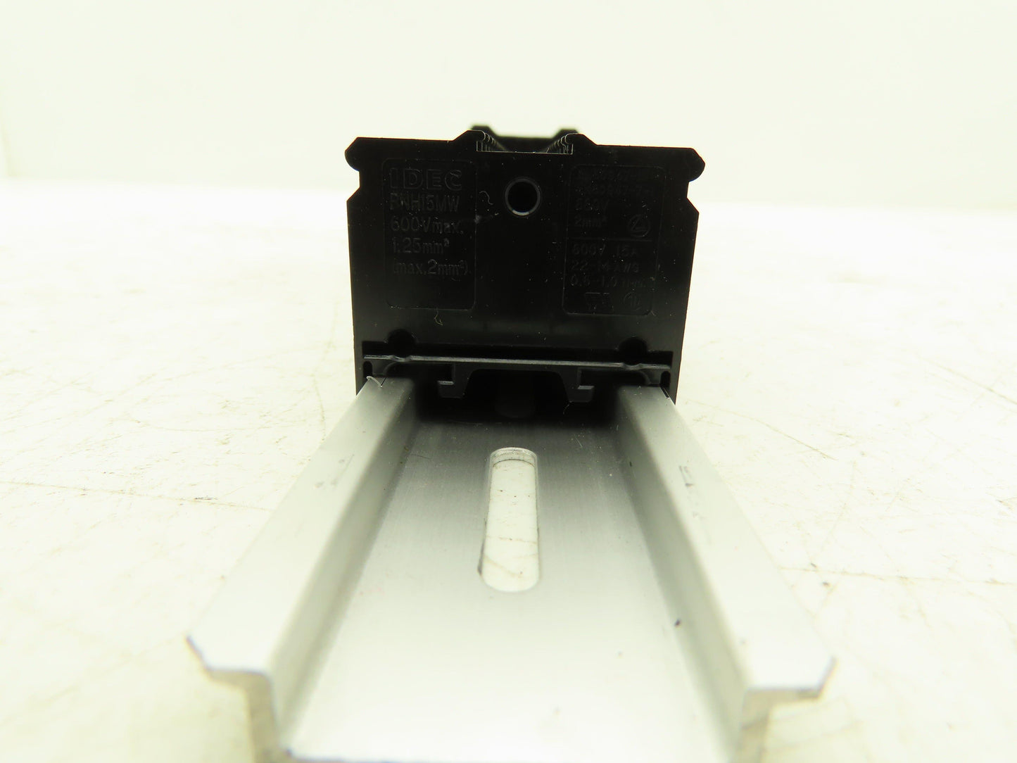 IDEC BN100W BNH15WM Terminal 38mm² 100A 16-2AWG 1.25mm² 15A 22-14AWG Lot of 32