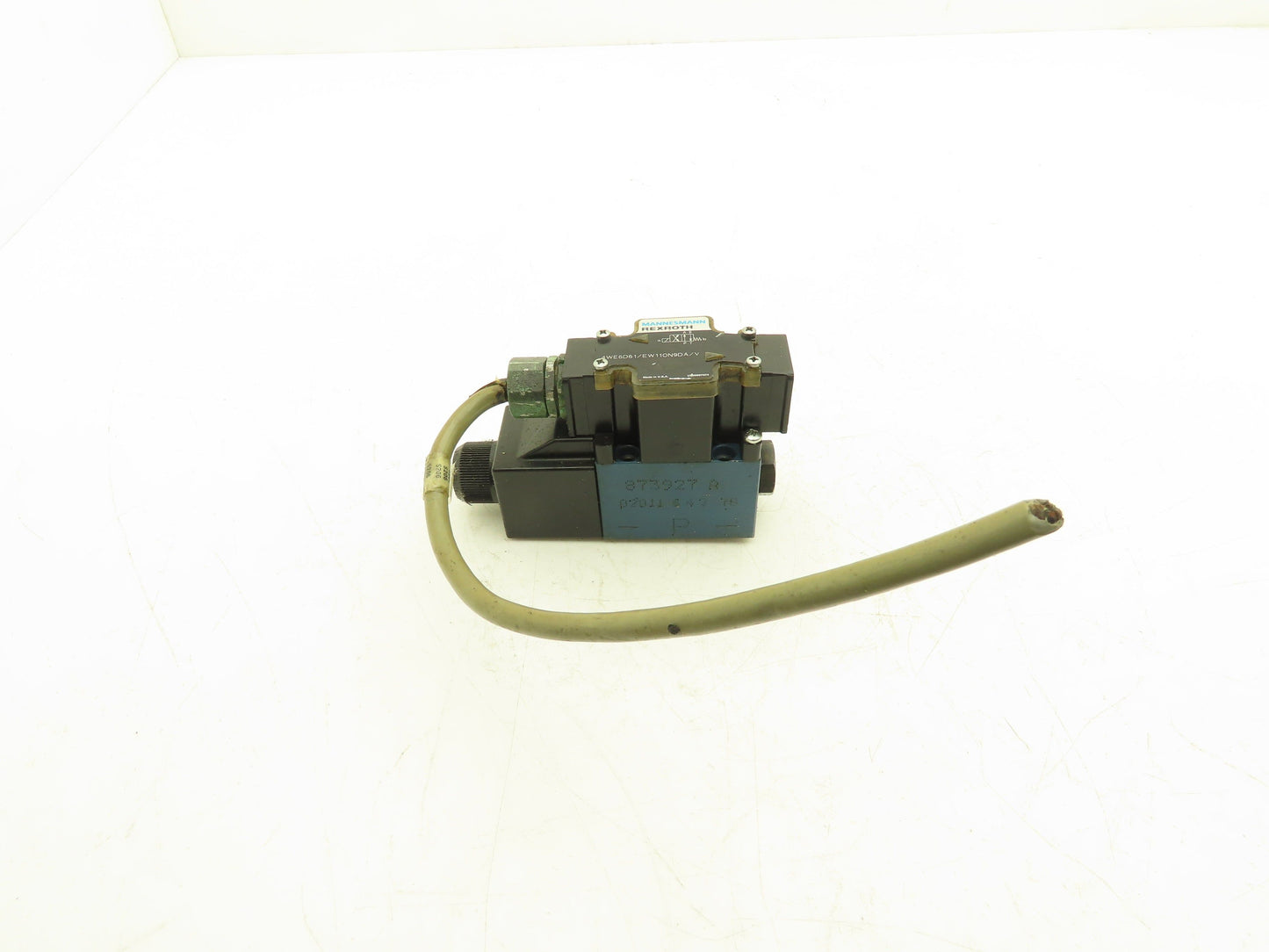 Rexroth 4WE6D61/EW110N9DA/V Hydraulic Directional Valve Solenoid 24VDC