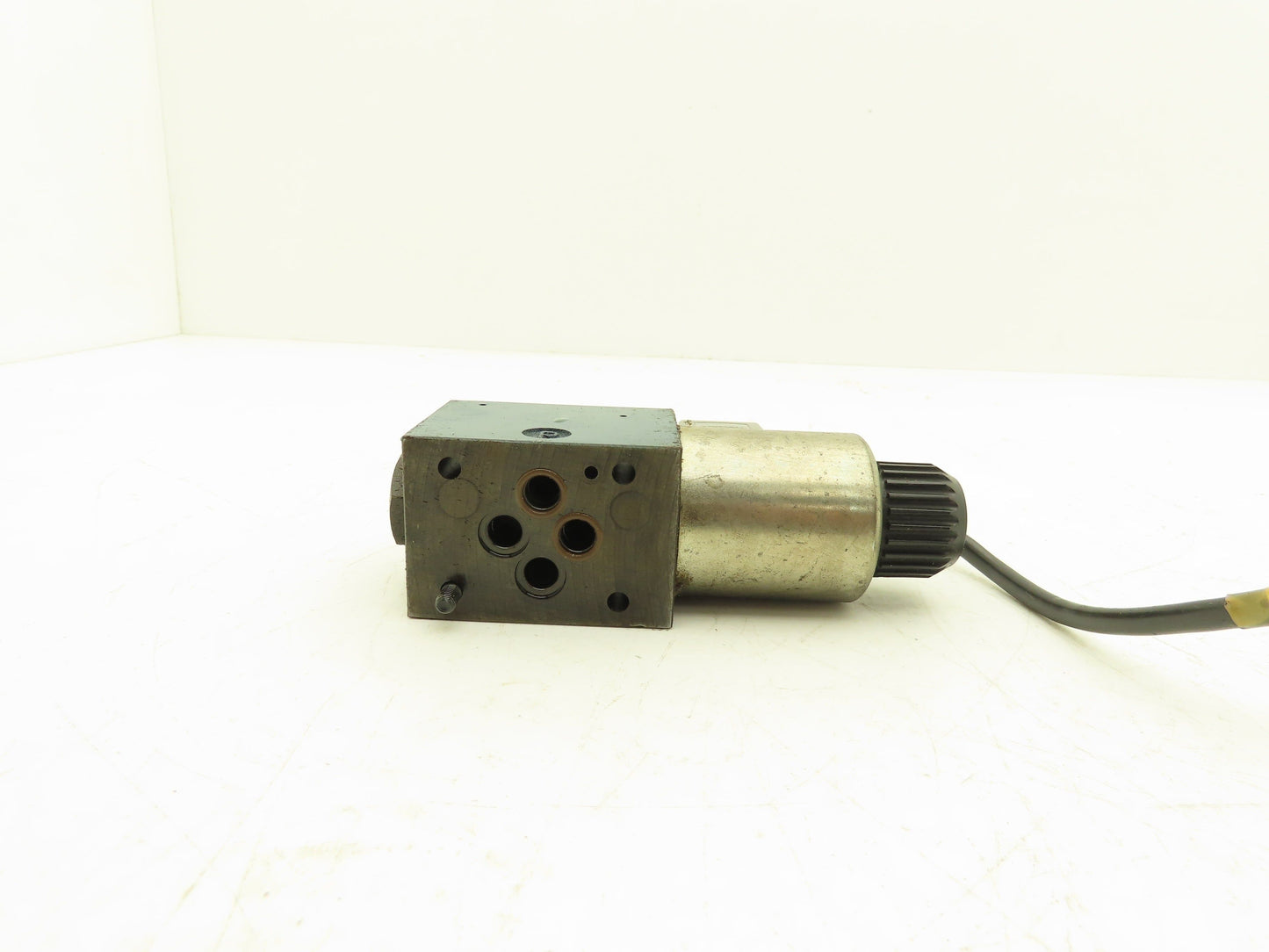 Bosch 081WV06P1V1010WS024/00 Hydraulic Solenoid Valve 24VDC