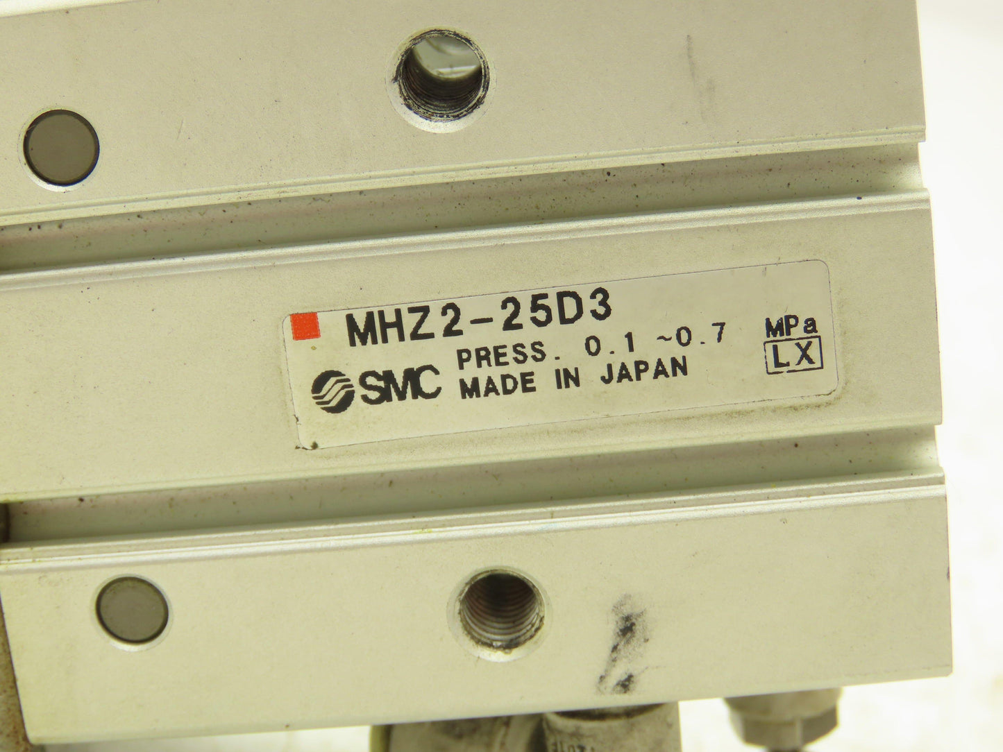 SMC MHZ2-25D3 Pneumatic Parallel Air Gripper 25mm Bore Double Acting Lot of 2