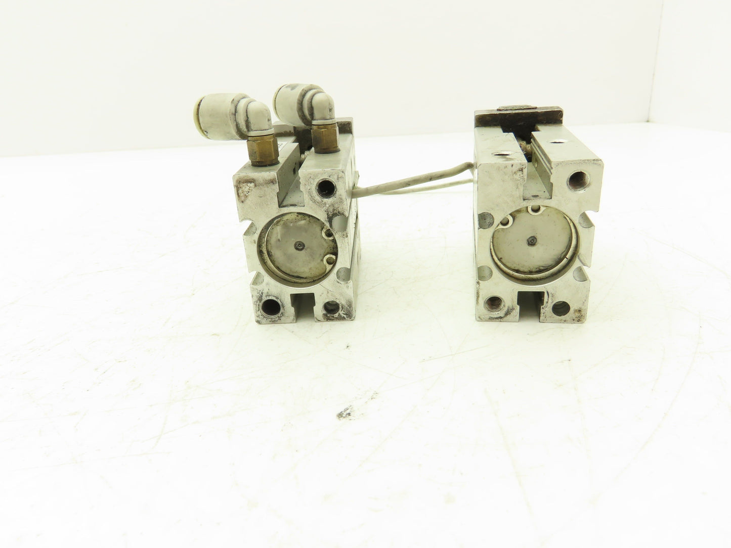 SMC MHZ2-20D3 Pneumatic Parallel Air Gripper 20mm Bore Double Acting Lot of 2