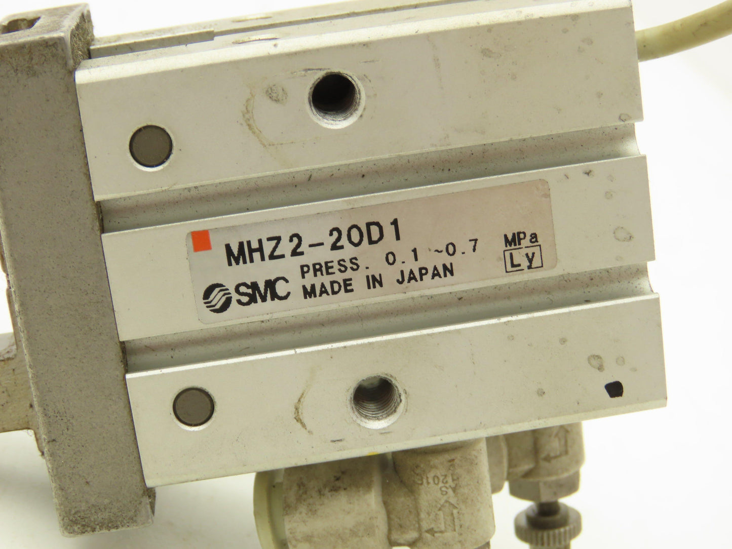 SMC MHZ2-20D1 Pneumatic Parallel Air Gripper 20mm Bore Double Acting Lot of 2