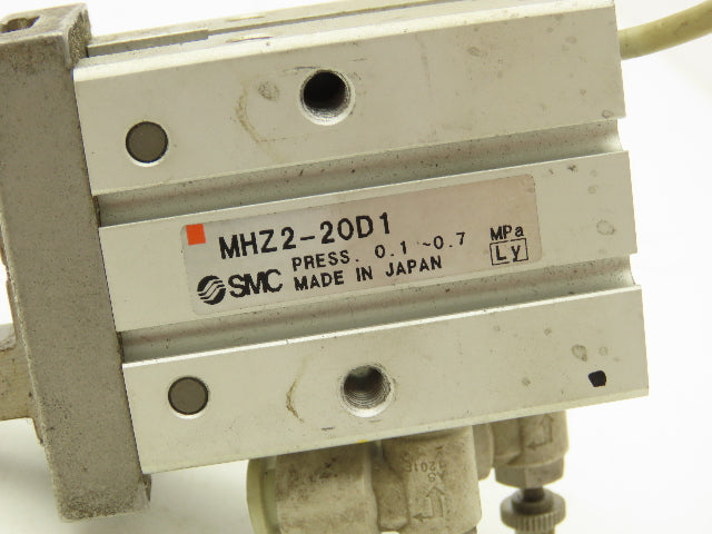 SMC MHZ2-20D1 Pneumatic Parallel Air Gripper 20mm Bore Double Acting Lot of 2
