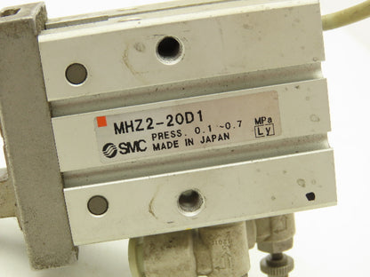 SMC MHZ2-20D1 Pneumatic Parallel Air Gripper 20mm Bore Double Acting Lot of 2