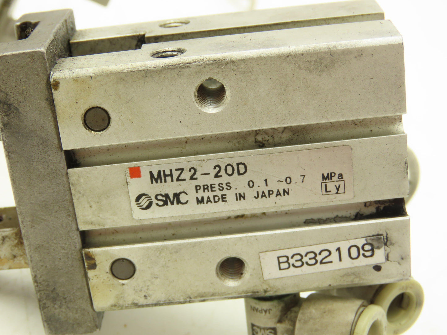 SMC MHZ2-20D Pneumatic Parallel Air Gripper 20mm Bore Double Acting Lot of 2