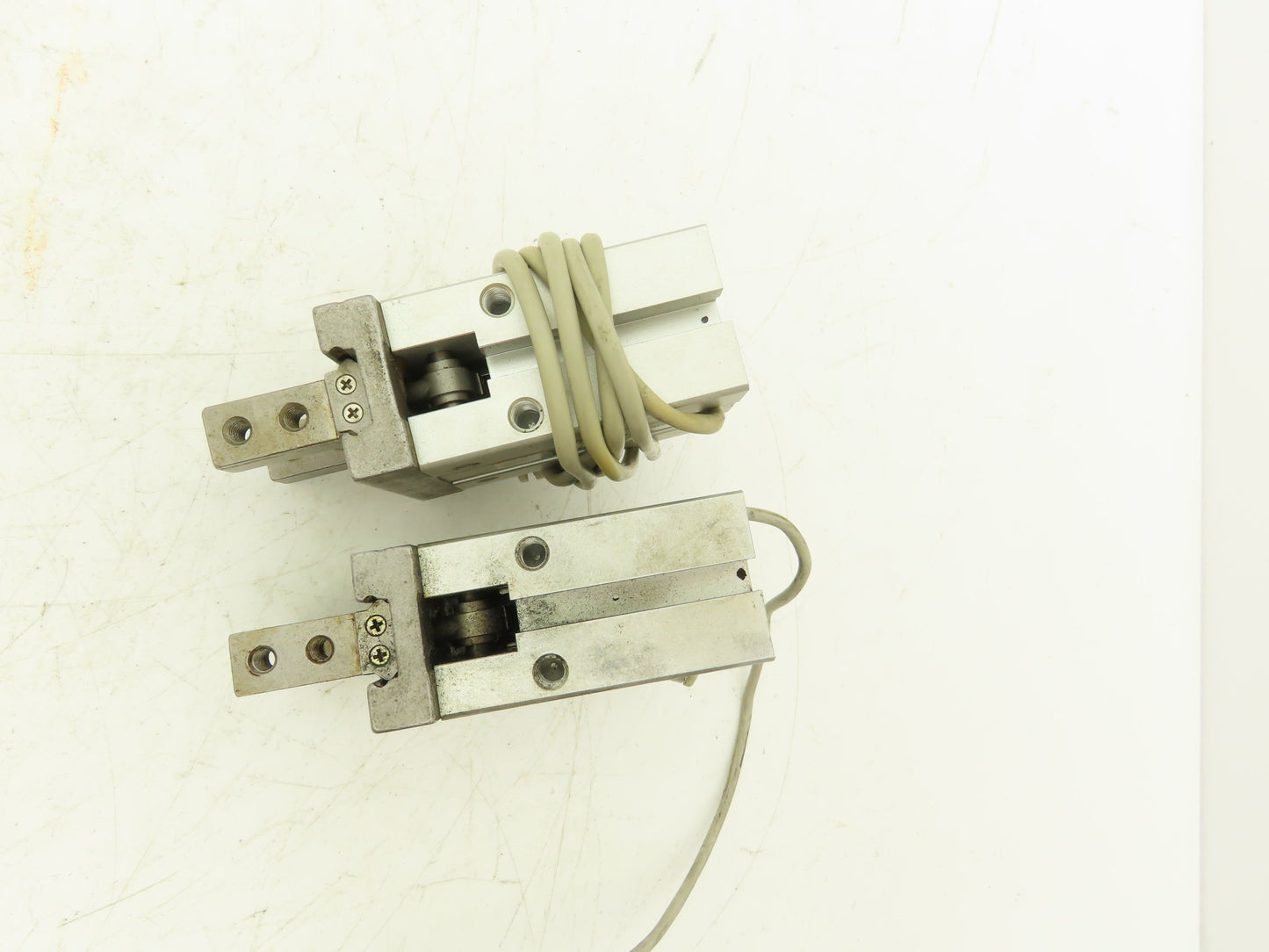 SMC MHZ2-20D Pneumatic Parallel Air Gripper 20mm Bore Double Acting Lot of 2