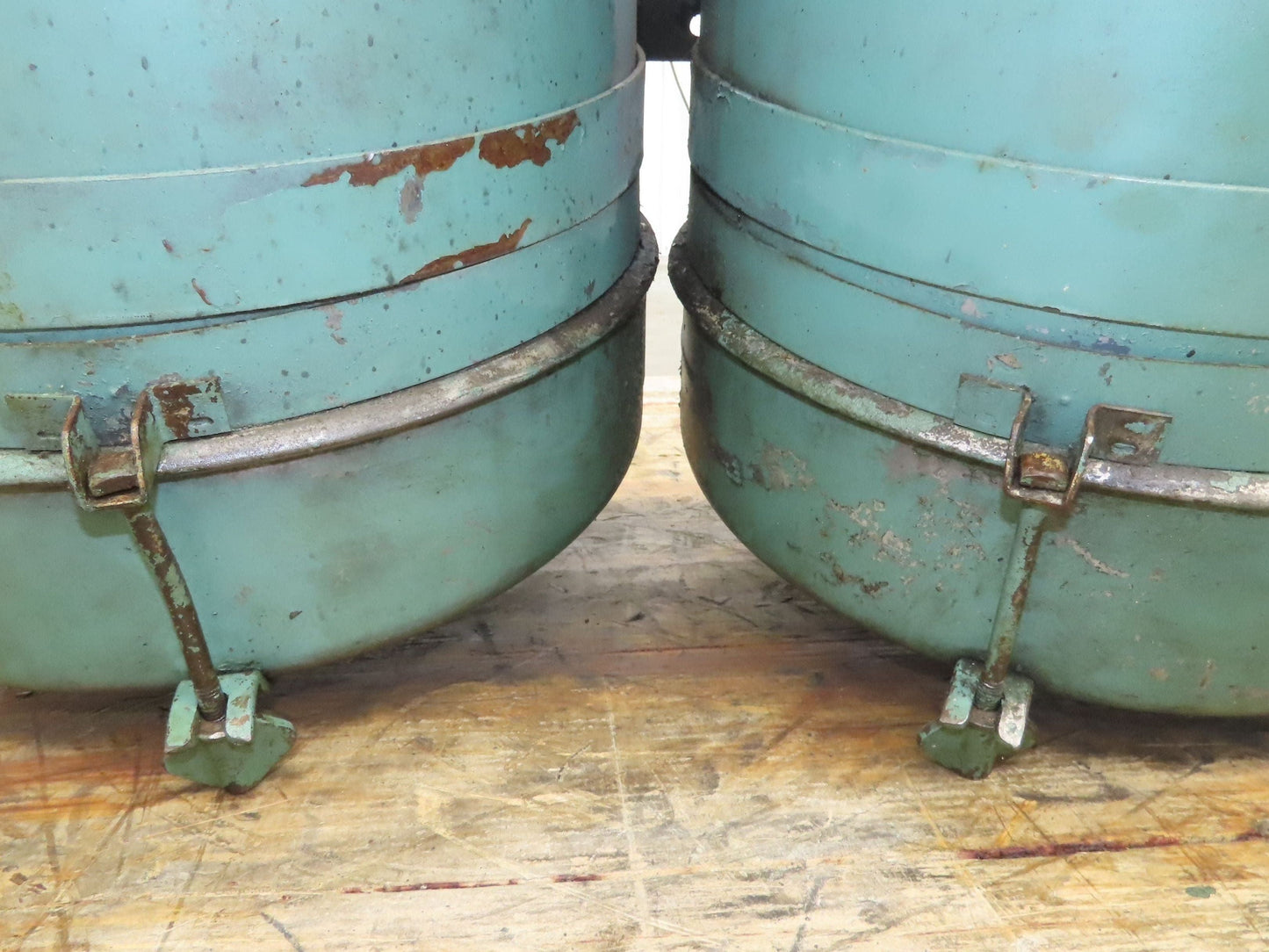 Donaldson A14173 Air Intake Filter Dual Housing 4" Inlet Bracket