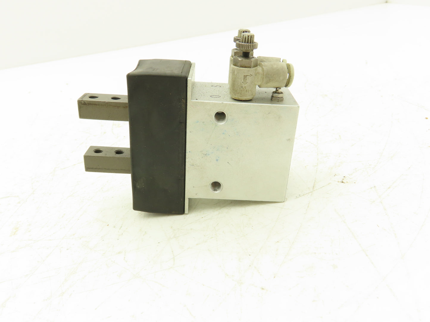 SMC MHK2-20D Pneumatic Parallel Air Gripper 25mm Bore Double Acting