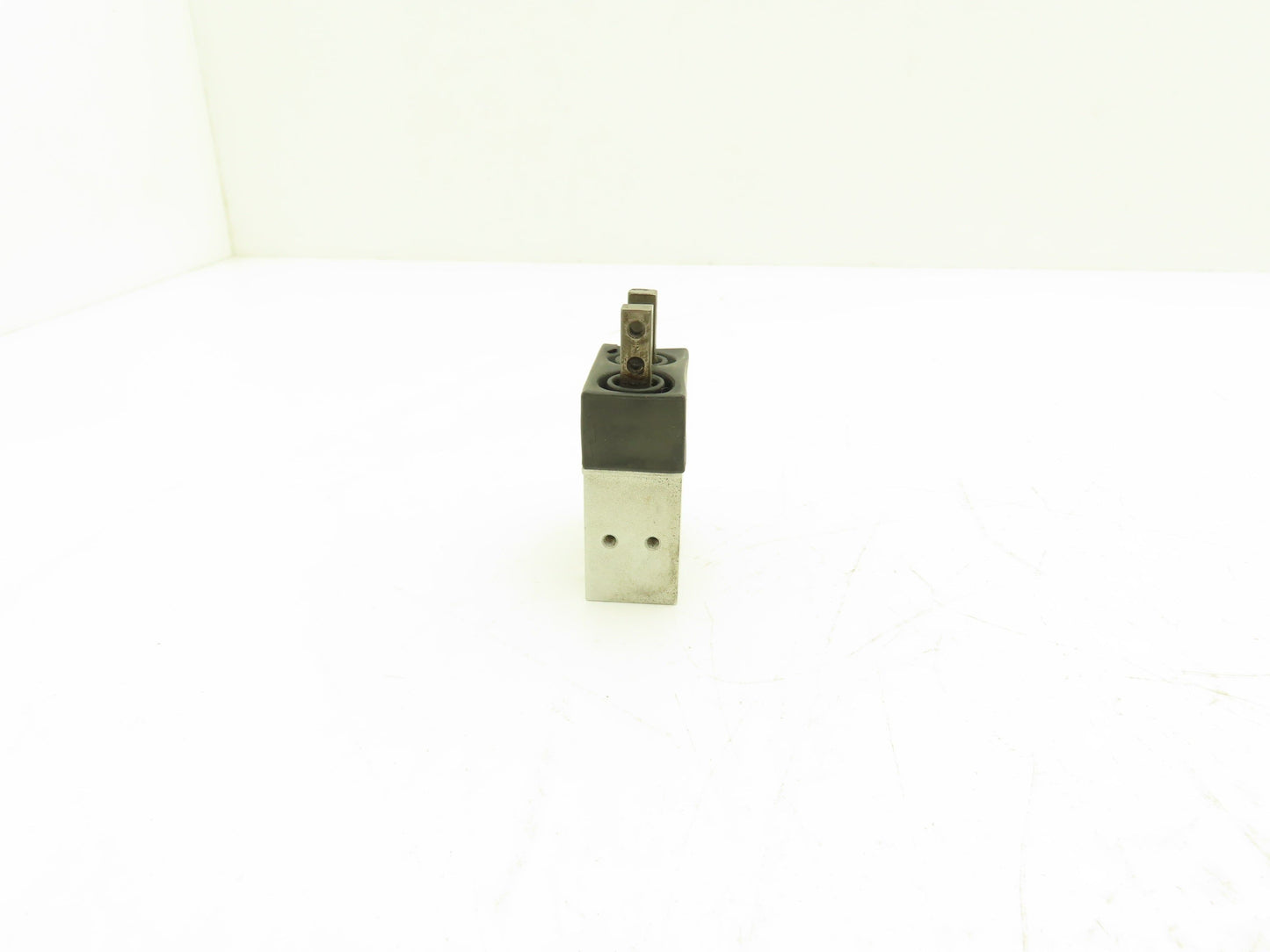 SMC MHK2-12D Pneumatic Parallel Air Gripper 12mm Bore Double Acting