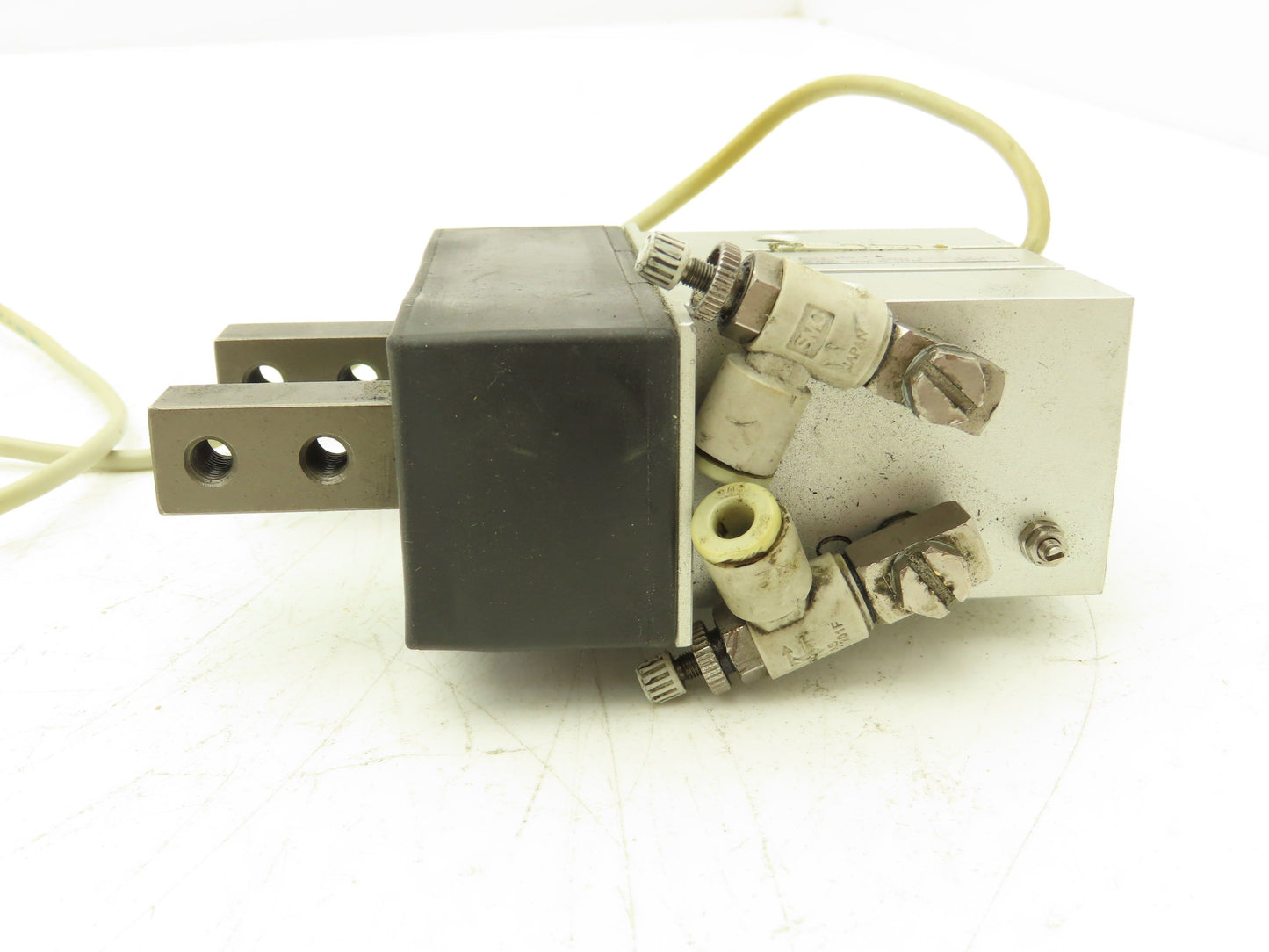 SMC MHK2-25D Pneumatic Parallel Air Gripper 25mm Bore Double Acting