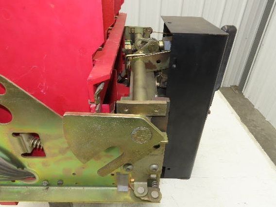 Siemens RL-2000 Air Circuit Breaker 600VAC 2000A Switchgear Static Trip III