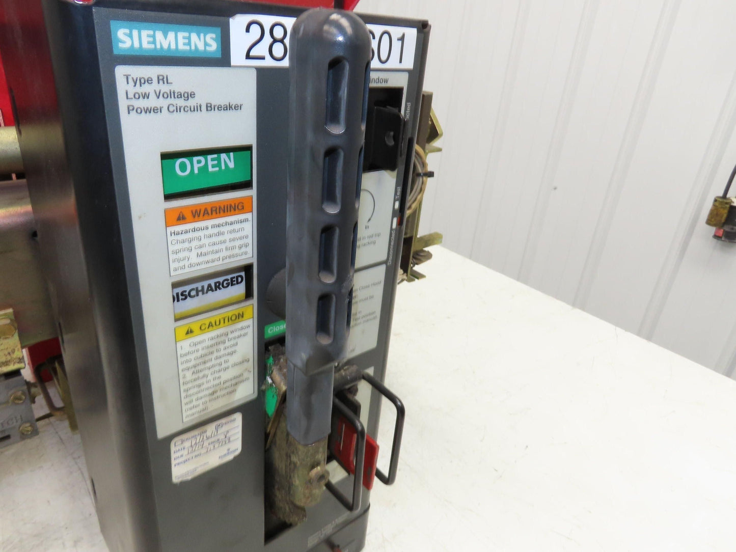 Siemens RL-2000 Air Circuit Breaker 600VAC 2000A Switchgear Static Trip III