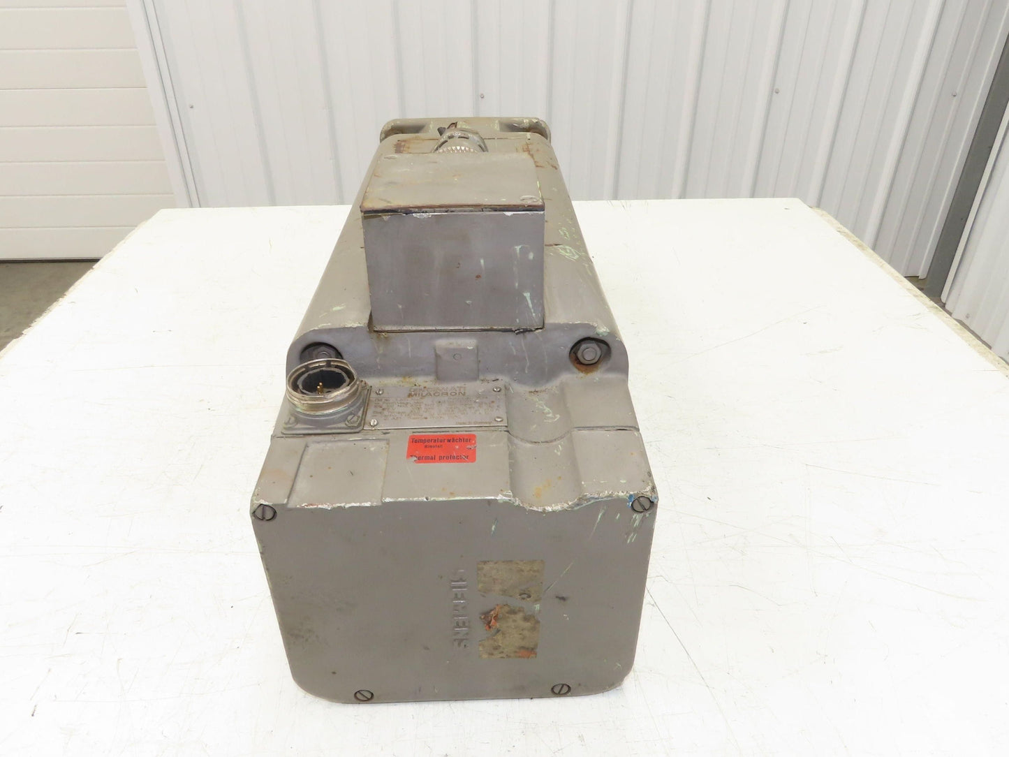 Cincinnati Milacron 1 HU3106-0AD01-Z Permanent Magnet DC Servo Motor IEC 100