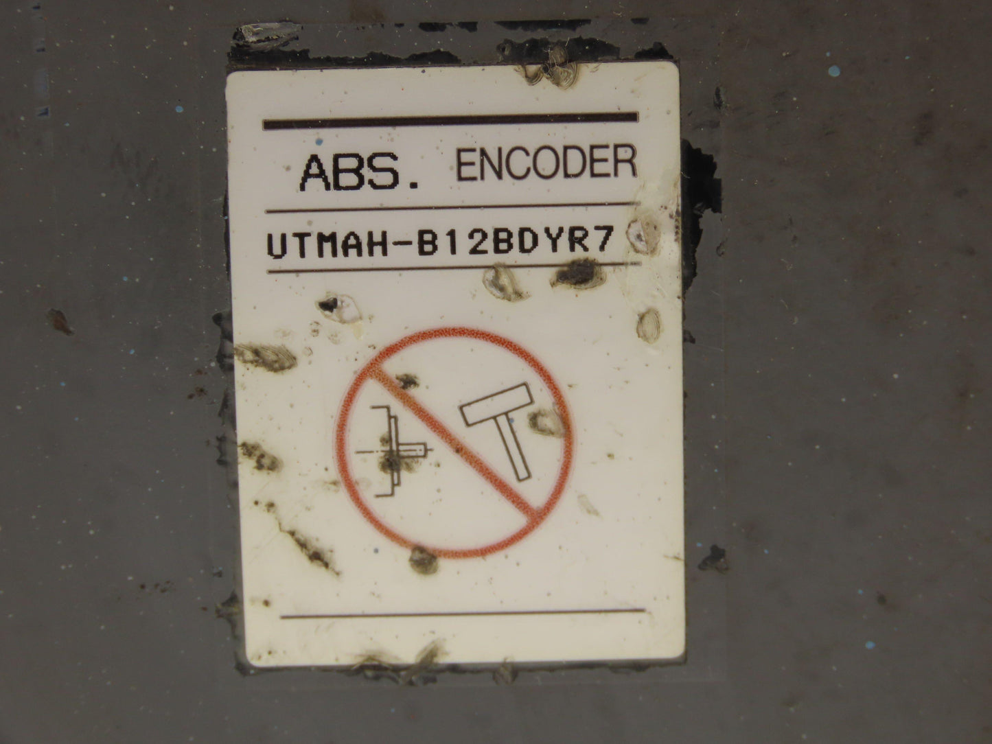 Yaskawa Electric USADED-13YRW11 AC Servo Motor UTMAH-B12BDYR7 Encoder