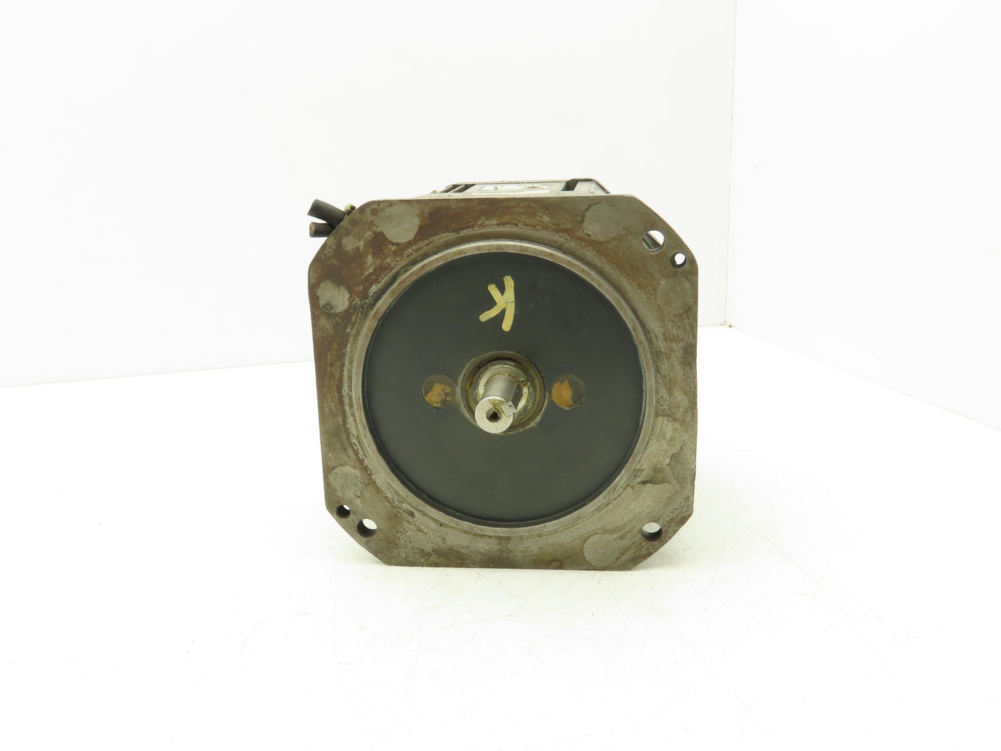 Yaskawa Electric USADED-13YRW11 AC Servo Motor UTMAH-B12BDYR7 Encoder