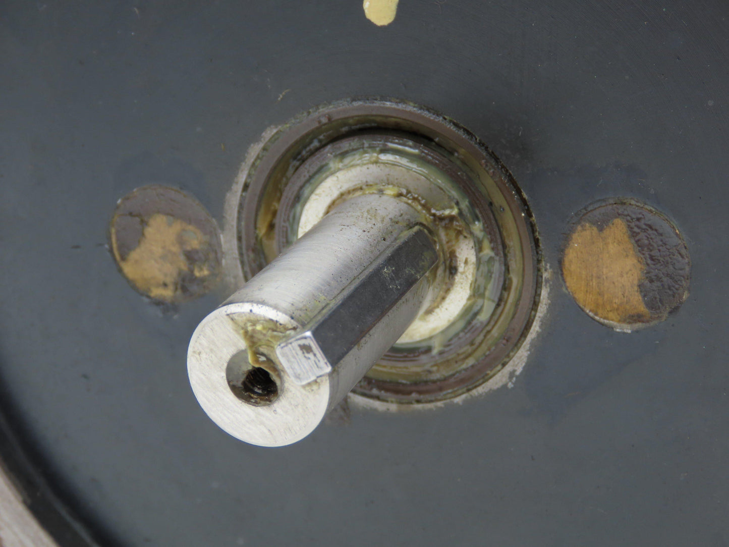 Yaskawa Electric USADED-13YRW11 AC Servo Motor UTMAH-B12BDYR7 Encoder