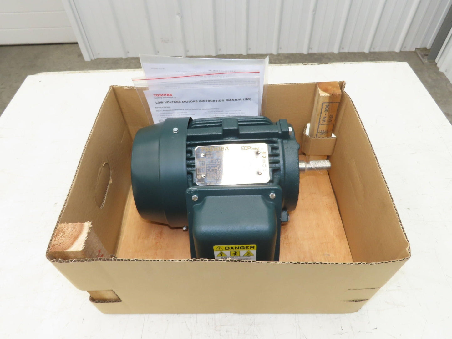 Toshiba EQP Global AC Motor 1Hp 1765 RPM 230/460V 3PH 56 Frame 0014SDSR41H-P