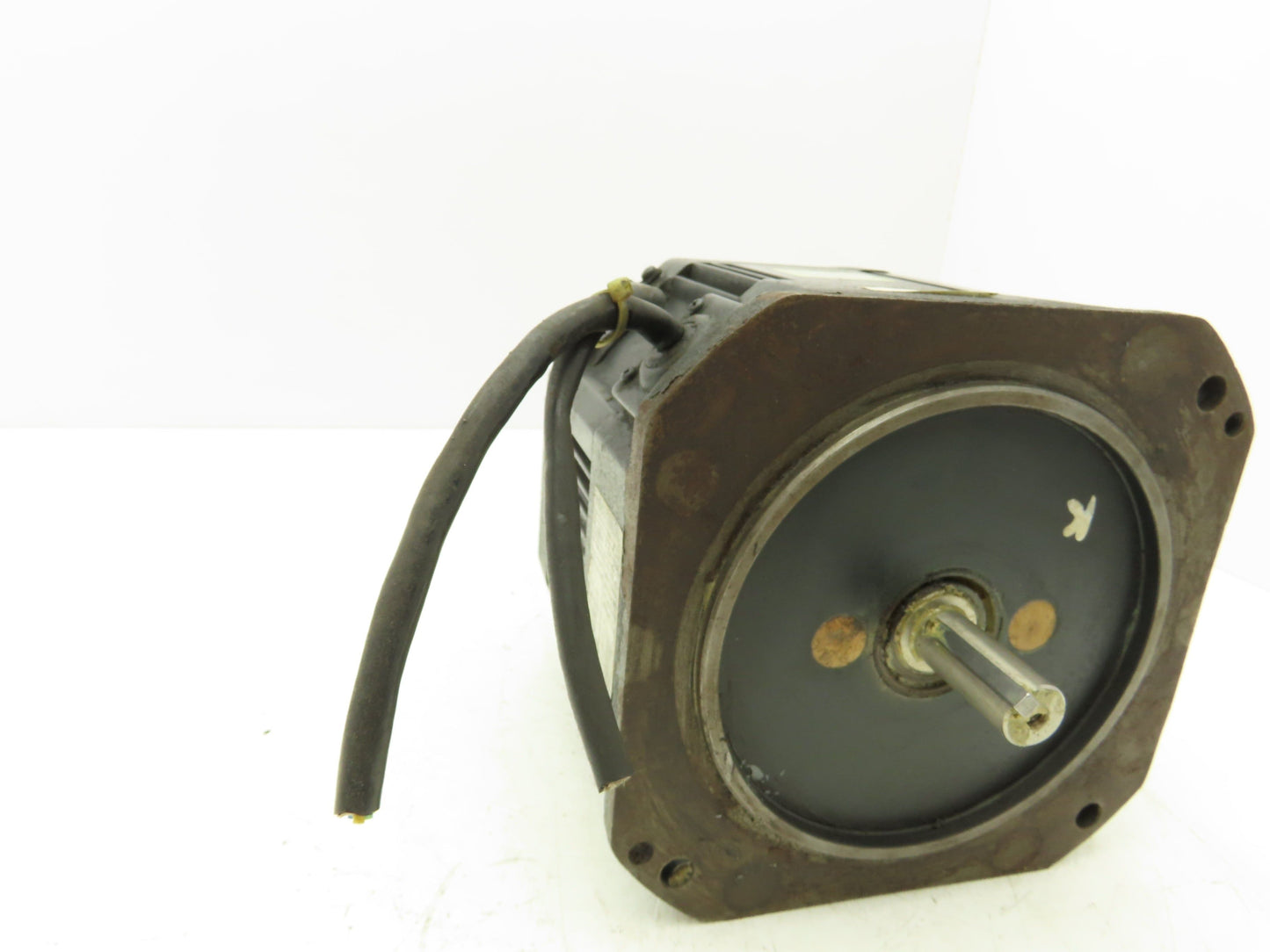 Yaskawa Electric USADED-13YRW11 AC Servo Motor UTMAH-B12BDYR7 Encoder