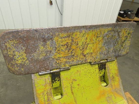 Cascade 40D Paper Roll Clamp 4000LB Fork Lift Truck Clamping Attachment Class 2