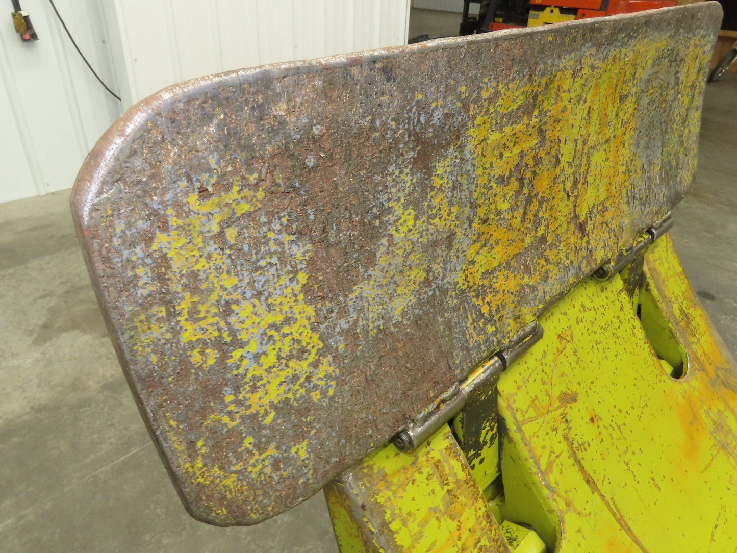 Cascade 40D Paper Roll Clamp 4000LB Fork Lift Truck Clamping Attachment Class 2