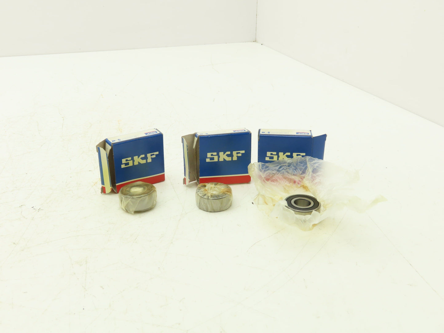 SKF 63001-2RS1 Cylindrical Roller Bearing 12mm ID 28mm OD 12mm W Lot of 3