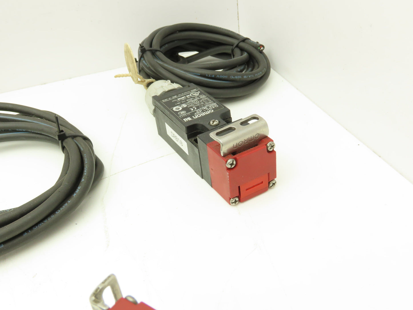 Omron D4NS-2BF Safety Door Switch 3A 240VAC/0.27A 250VDC Lot of 11