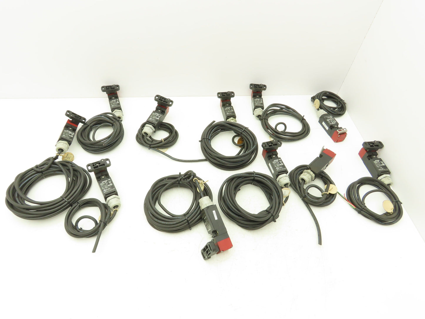 Omron D4NS-2BF Safety Door Switch 3A 240VAC/0.27A 250VDC Lot of 11