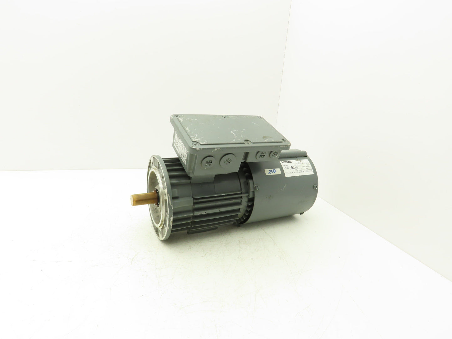 Lenze MDFMA 080-12D AC Motor Discrete Fan Motor 3Ph 480/277v 1670rpm 0.9Hp 80 Fr
