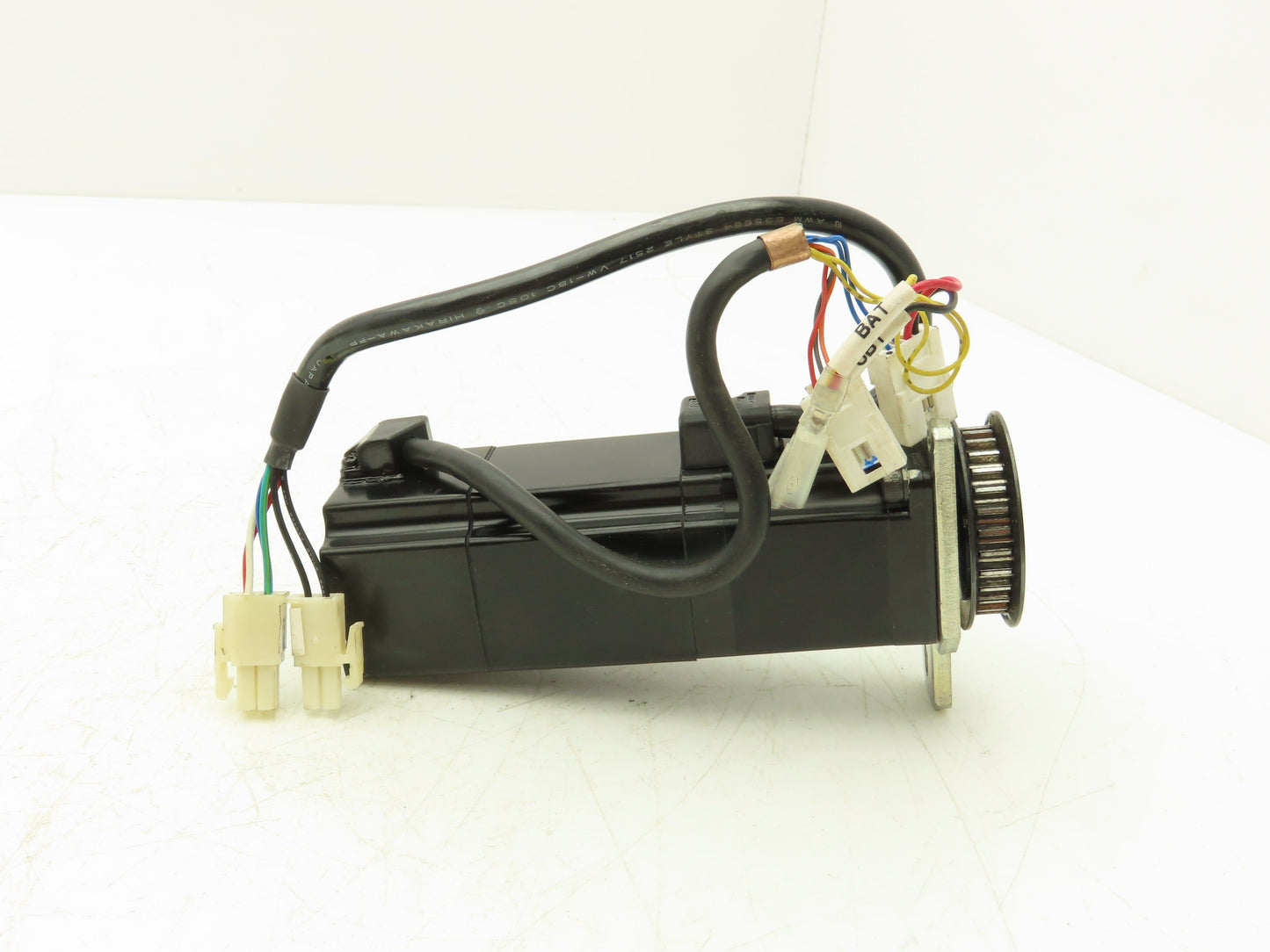 Yaskawa SGMAV-01ANA-YR13 AC Servo Motor 0.318Nm 100W 200vAC 3Ph 3000rpm