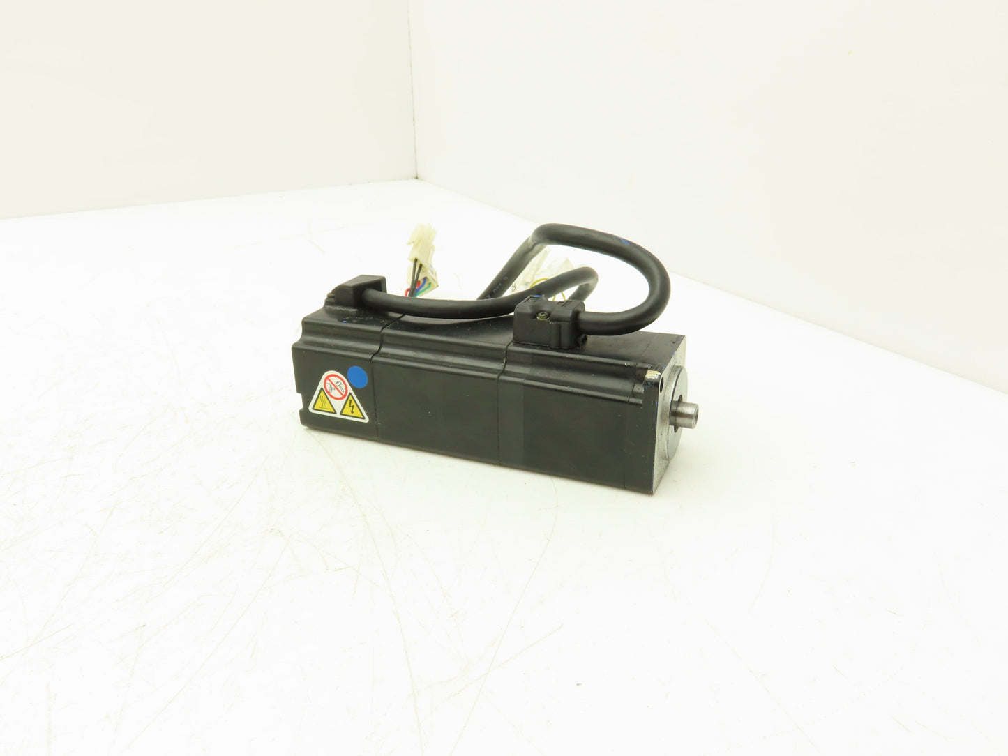 Yaskawa SGMAV-01ANA-YR14 AC Servo Motor 0.318Nm 100W 200vAC 3Ph 3000rpm