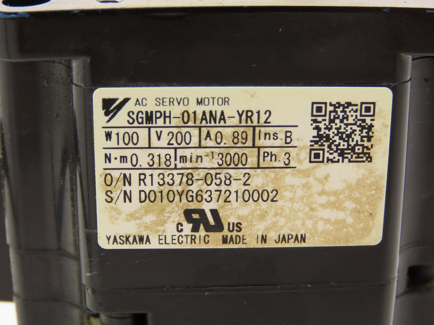 Yaskawa SGMPH-01ANA-YR12 AC Servo Motor 0.318Nm 100W 200vAC 3Ph 3000rpm