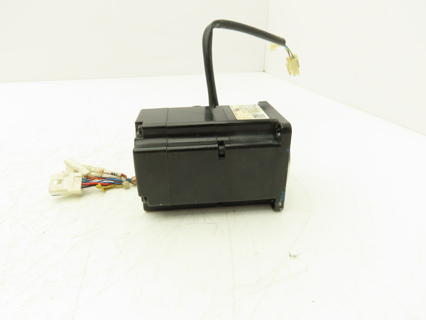 Yaskawa SGMPH-01ANA-YR12 AC Servo Motor 0.318Nm 100W 200vAC 3Ph 3000rpm