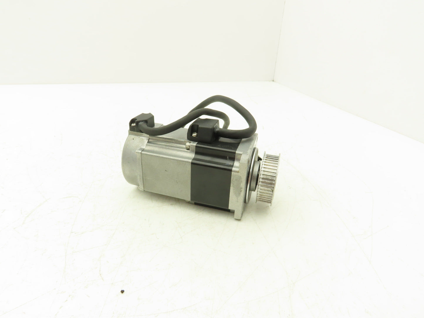 Tamagawa Seiki 4607N8337E200 TBL-i II AC Servo Motor Brake 100/200W 200vAC