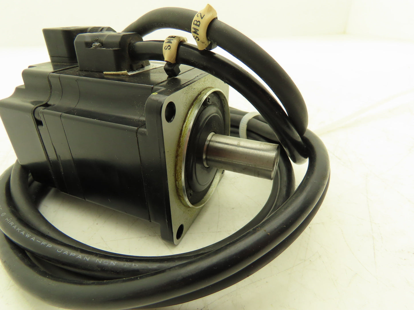 Yaskawa SGMAS-02A2A21 AC Servo Motor 200VAC 1.9 Amp 14mm shaft