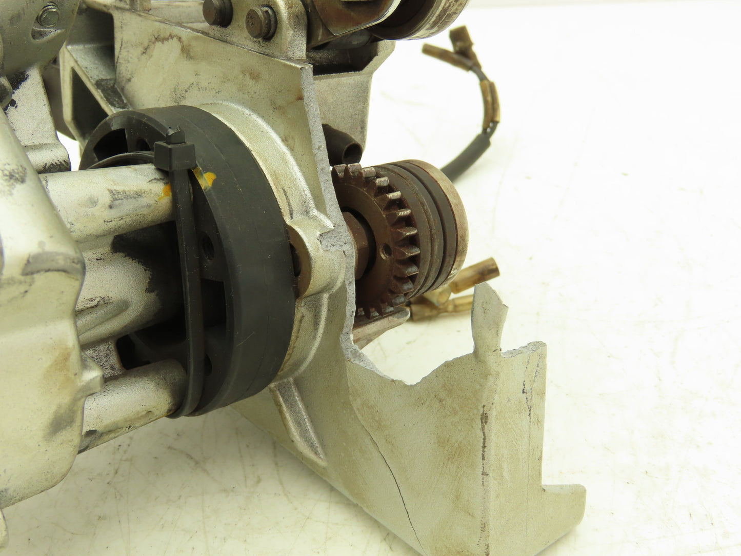 Yaskawa YWE-WFR42DX2 Tokinarc Wire Feed BROKEN BRACKET