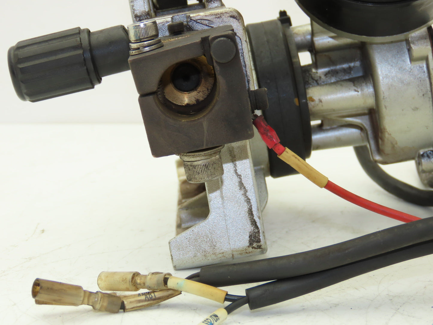 Yaskawa YWE-WFR42DX2 Tokinarc Wire Feed BROKEN BRACKET