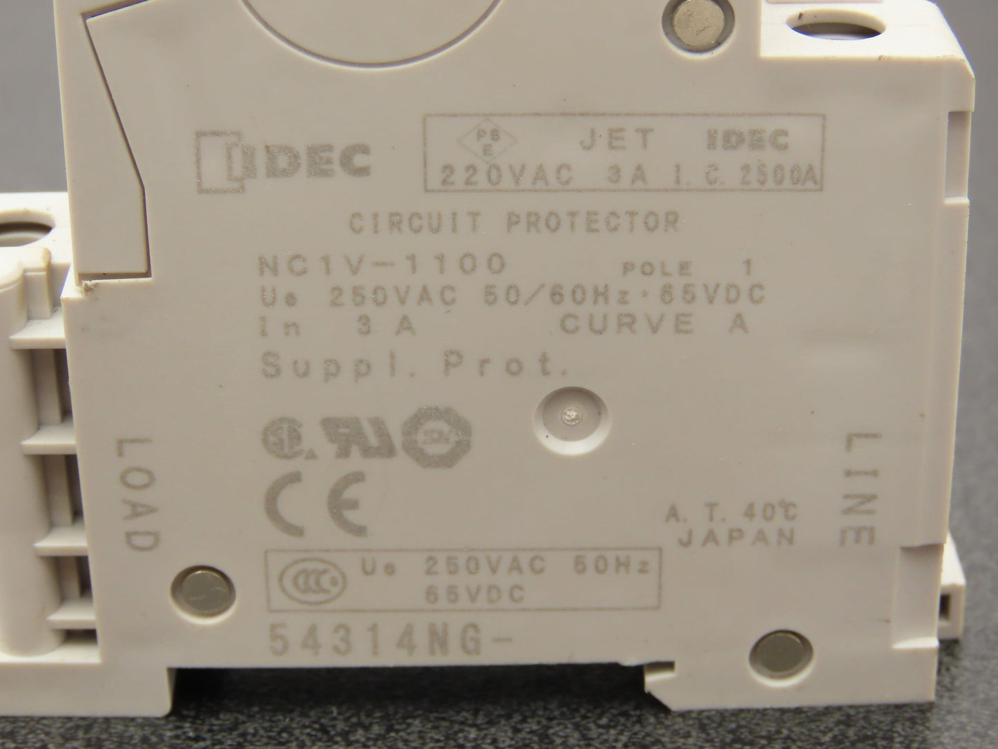 IDEC NC1V-1100 Circuit Breaker 2A 3A 220vAC/65vDC 1-Pole Lot of 12