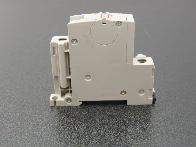 IDEC NC1V-1100 Circuit Breaker 2A 3A 220vAC/65vDC 1-Pole Lot of 12