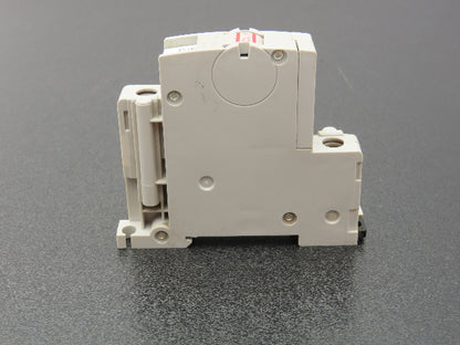 IDEC NC1V-1100 Circuit Breaker 2A 3A 220vAC/65vDC 1-Pole Lot of 12