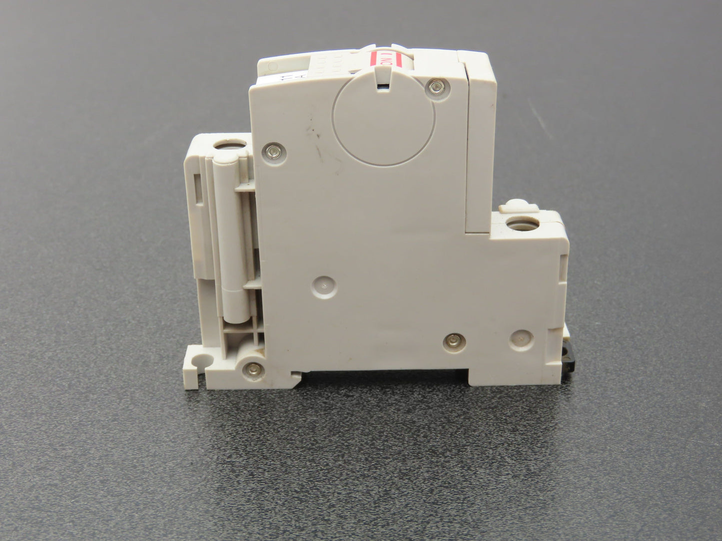 IDEC NC1V-1100 Circuit Breaker 2A 3A 220vAC/65vDC 1-Pole Lot of 12