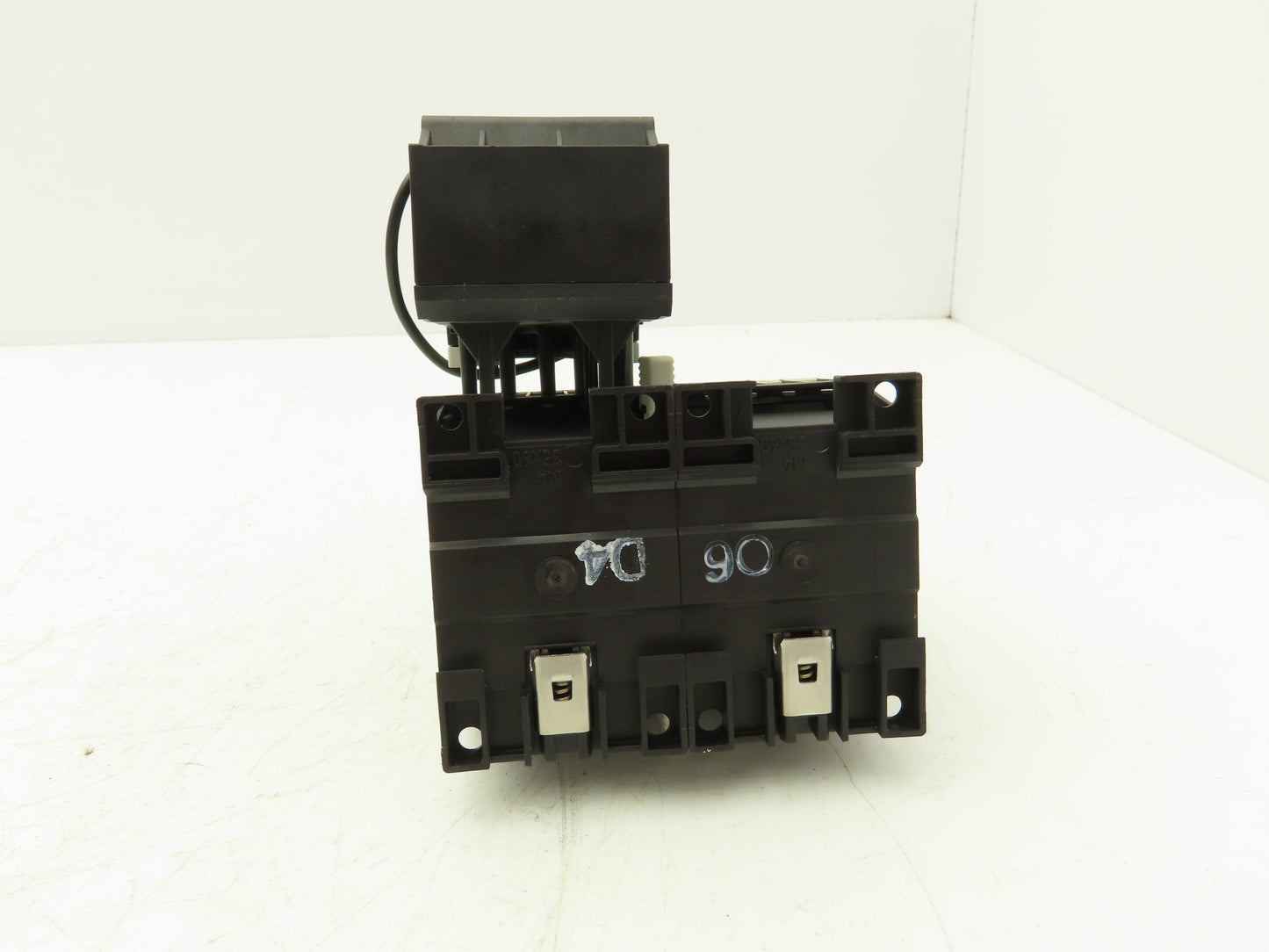 Eaton XTOB004BC1 Overload Relay Reversing Contactor 2.4-4A